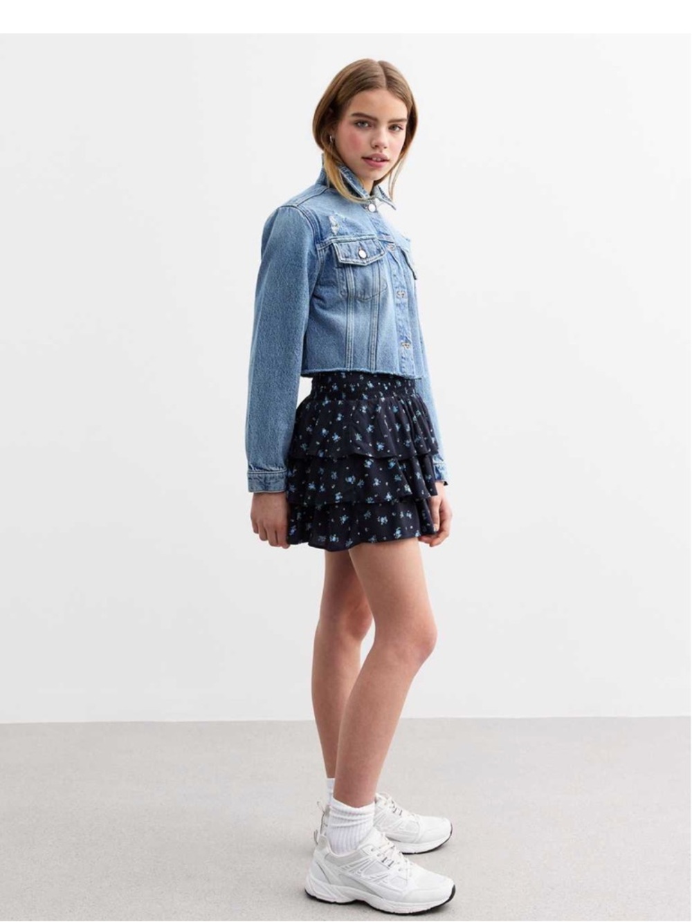 NWOT Love Tree Women’s Navy Blue Floral Tiered Skirt, Size M